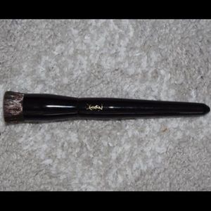 Yes St. Laurent foundation makeup brush